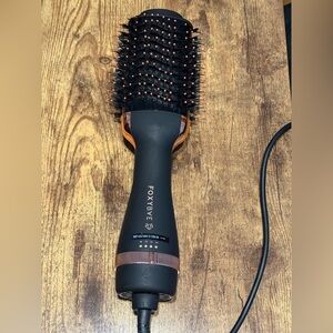 FOXYBAE Black & Rose Gold Blowout Dryer Brush
